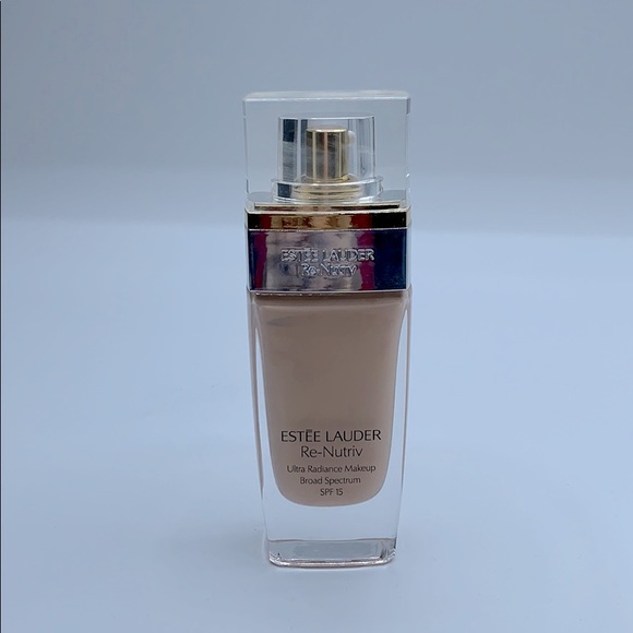 Estee Lauder Re-Nutriv spf 15 foundation-1c1